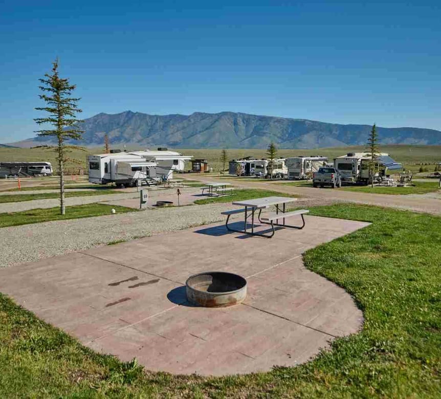 30/50 Amp Premium Pull-Through RV Site
